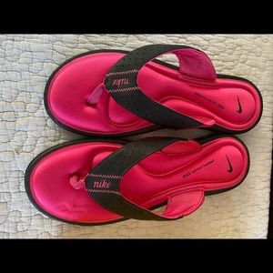 NIKE summer bright pink and black, brand new sandals